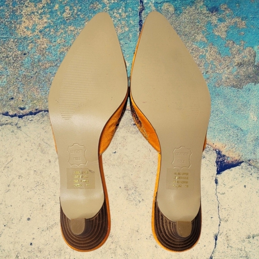 Classique Orange Hand Beaded Kitten Heel Mules Size 7W - Picture 7 of 11
